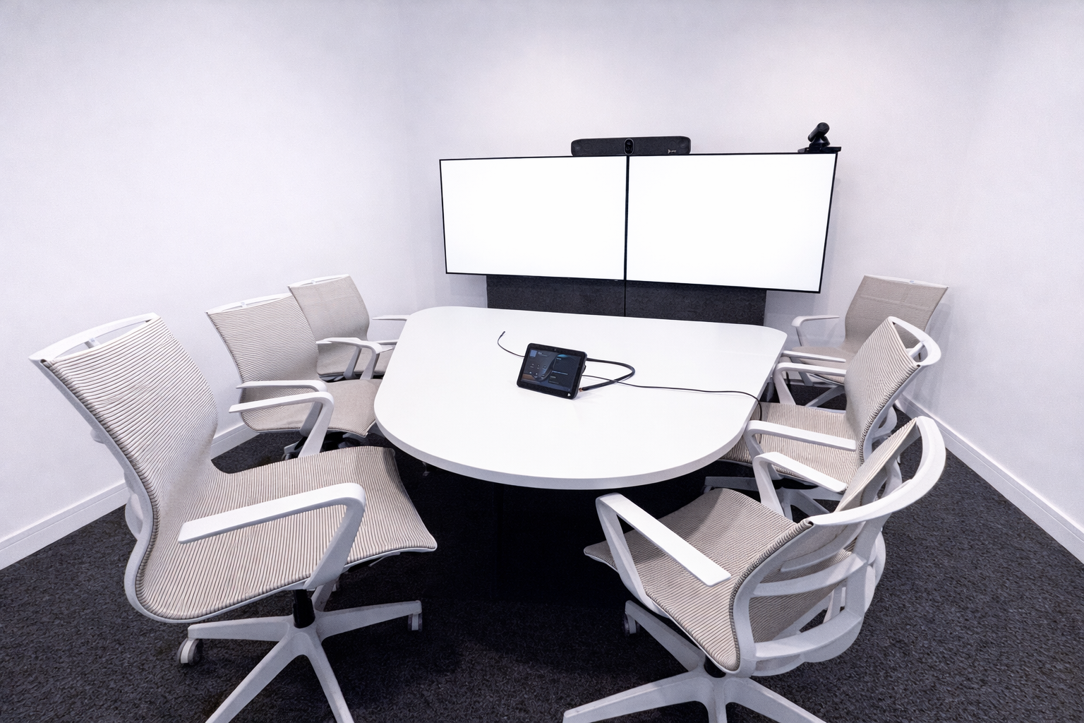 corporate-collaboration-space-av-furniture