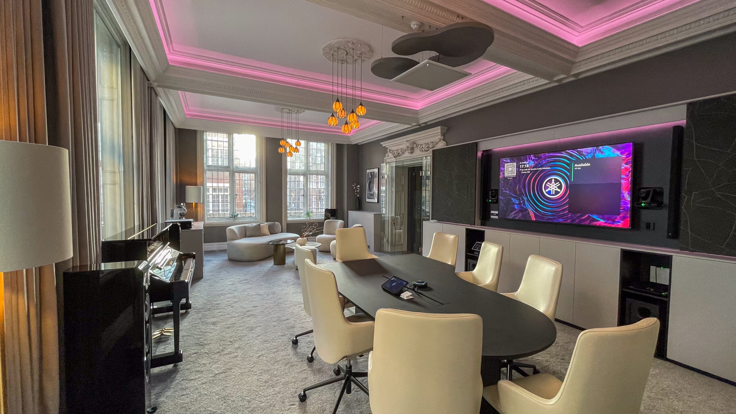 corporate-collaboration-space-av-furniture